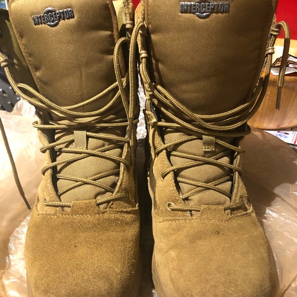 interceptor Other - Botas militares color tan para hombre o para mujer, poco uso.